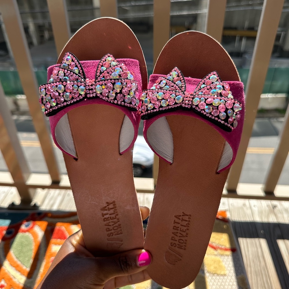 Leather fuchsia sandal